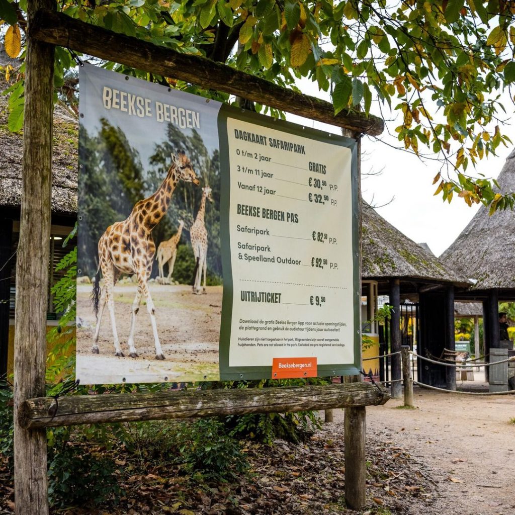 Zookeeper dies after leopard attack