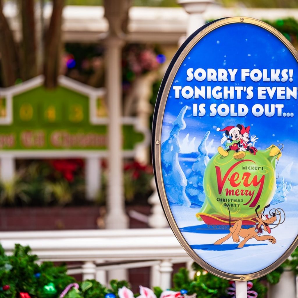 2026 Mickey’s Very Merry Christmas Party Starts to Sell Out:
What to Know About Crowds & When to Buy Tickets