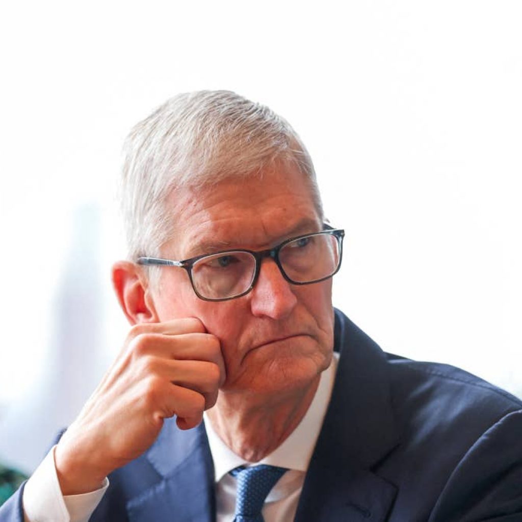 How much Apple stock does former CEO Tim Cook actually own?