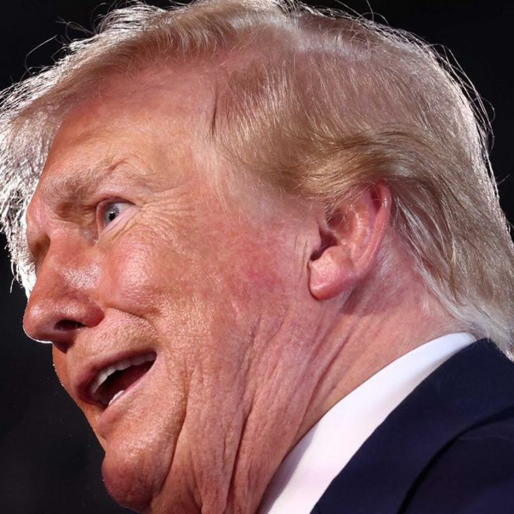 Psychologist warns: Don’t ignore new signs of Trump’s
‘dementia’ decline